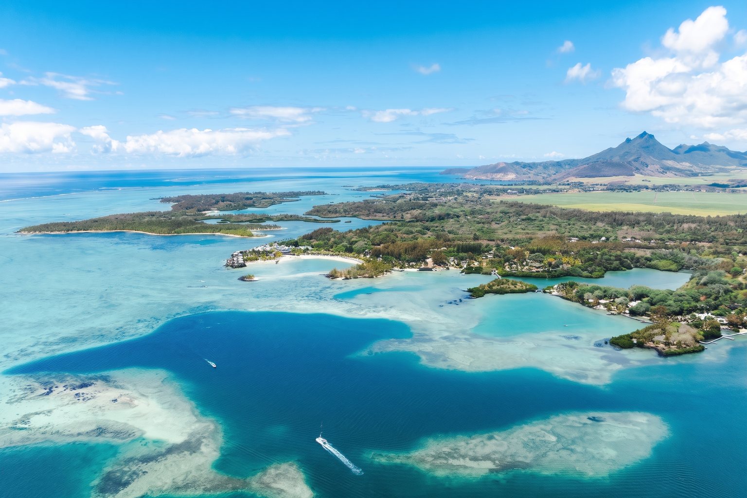 Le lagon de Trou d'Eau Douce et ses îlots vus du ciel, sur la côte est de l'île Maurice